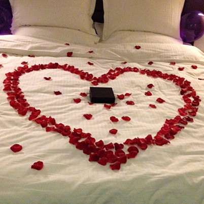 Serata romantica in camera da letto san valentino